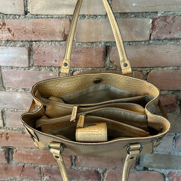 Classic Liz Claiborne Shoulder Bag - Picture 5 of 9